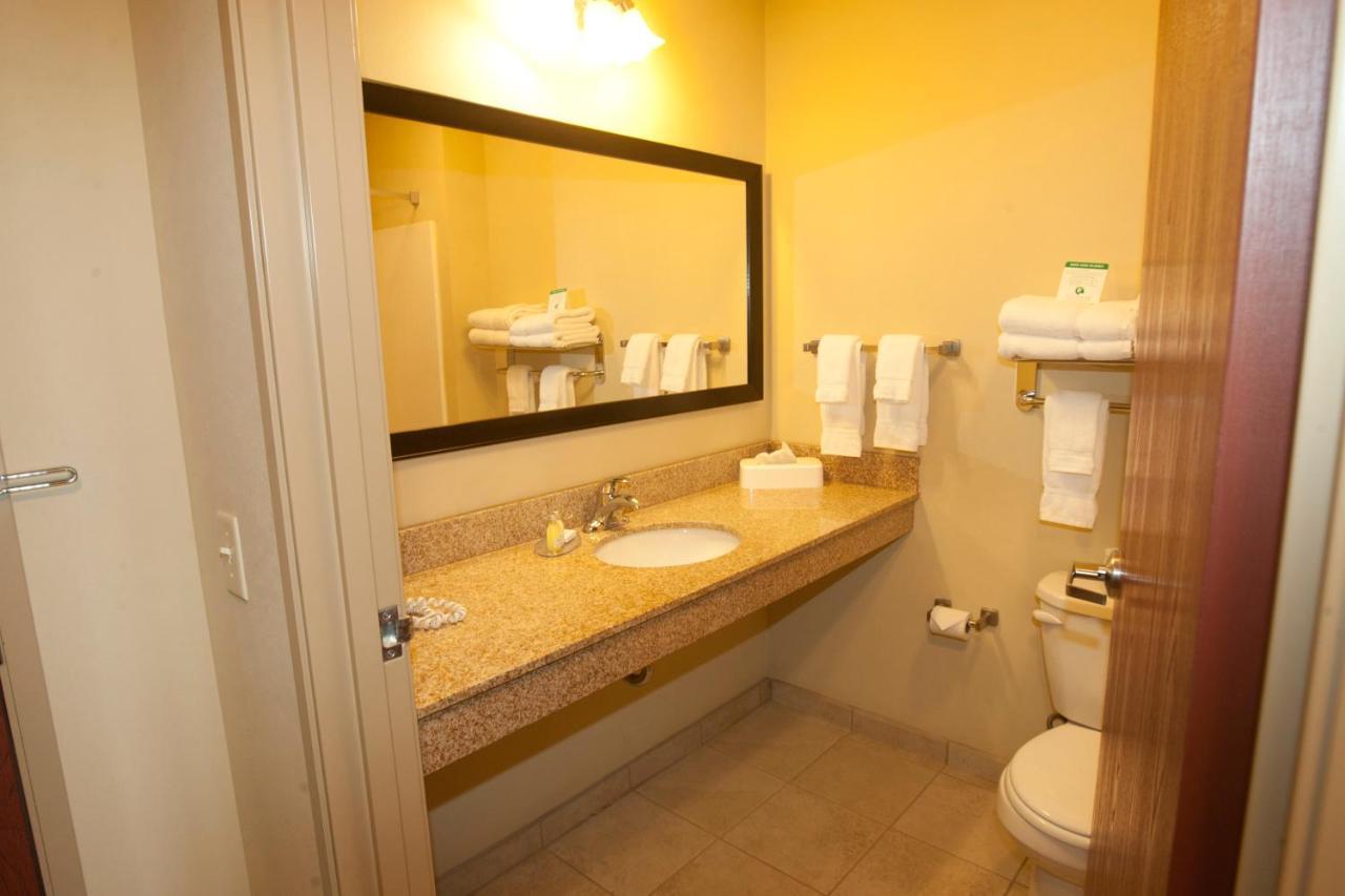 Cobblestone Inn & Suites - Carrington ภายนอก รูปภาพ