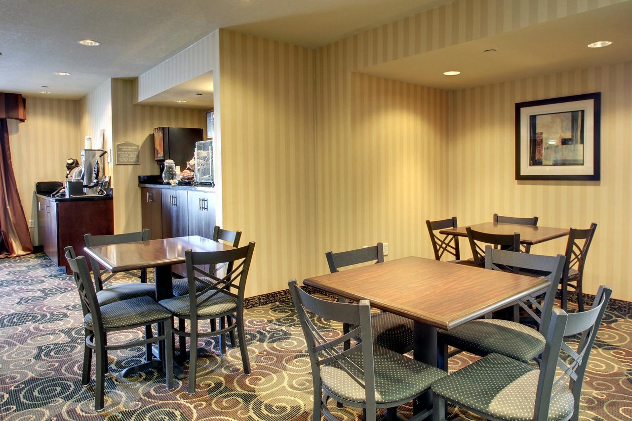 Cobblestone Inn & Suites - Carrington ภายนอก รูปภาพ