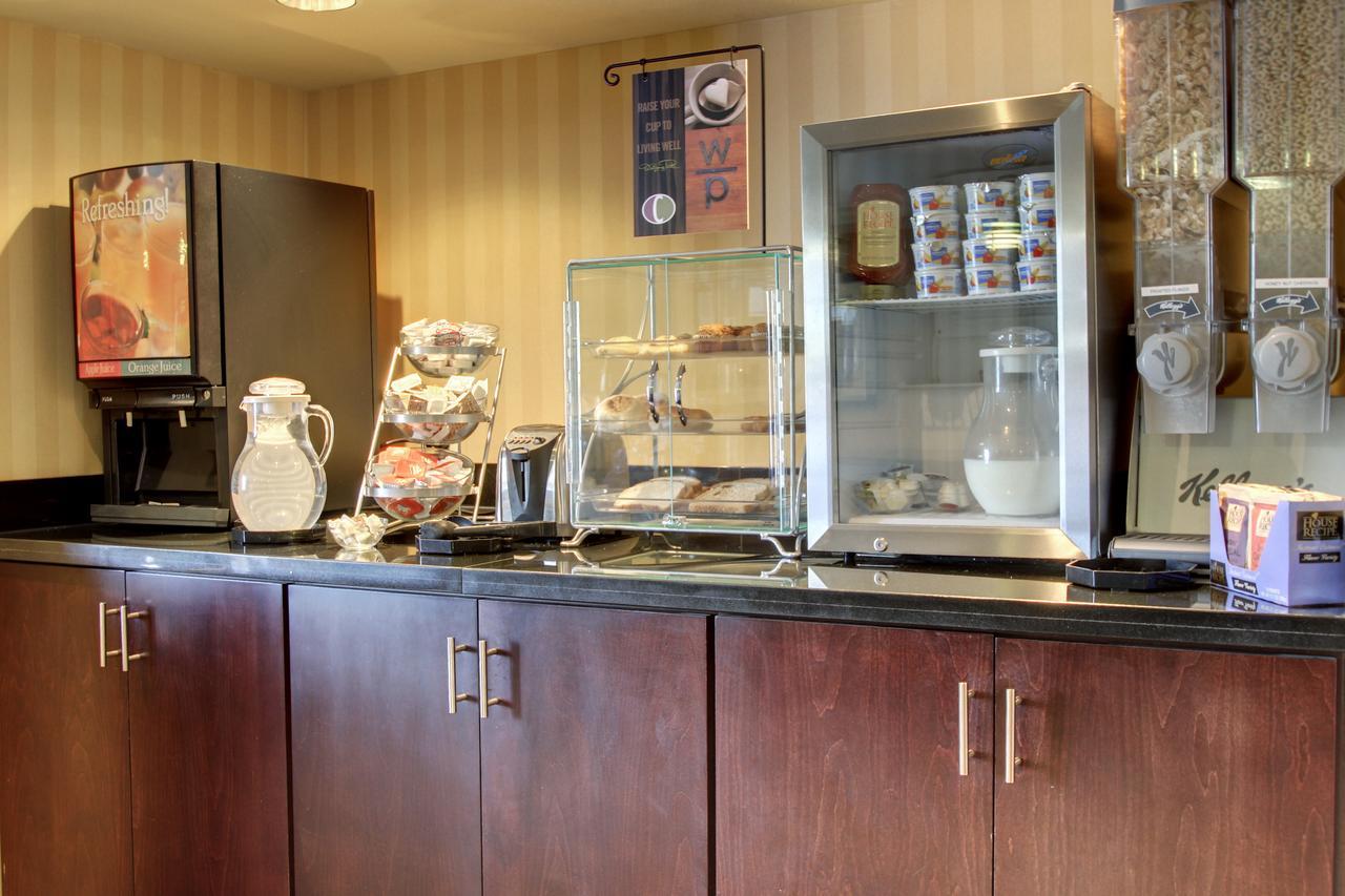 Cobblestone Inn & Suites - Carrington ภายนอก รูปภาพ