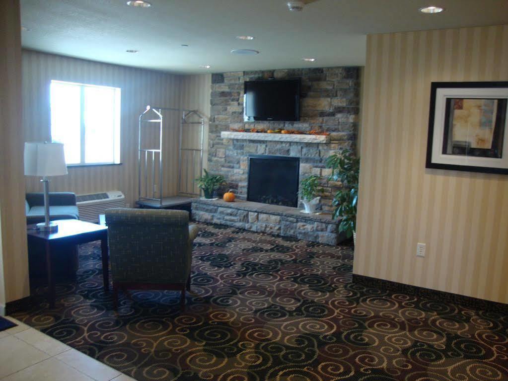 Cobblestone Inn & Suites - Carrington ภายนอก รูปภาพ